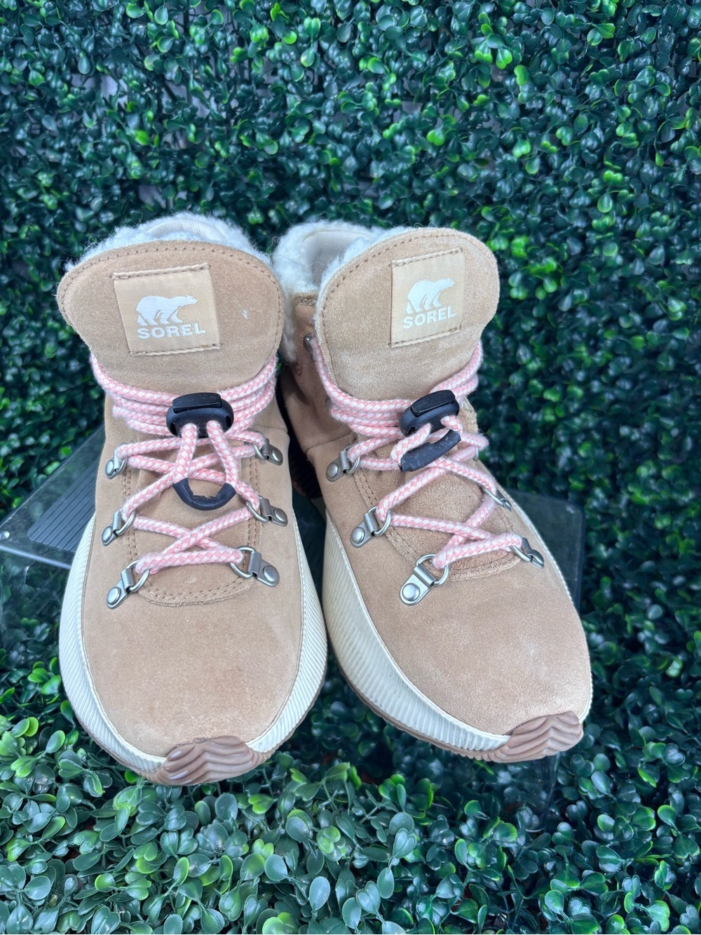 SOREL OUT ‘N ABOUT CONQUEST BOOTS WITH FLEECE COLLARS (Size 6 US) - Picture 2 of 10